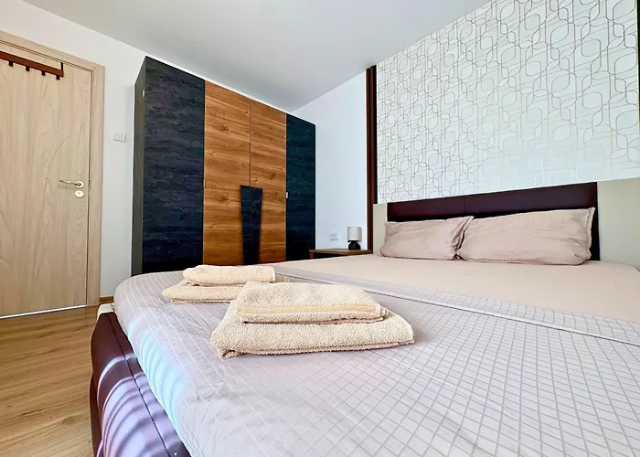 Charm 2 Apartment Warna